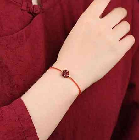 Красный браслет-оберег с киноварным четырехлистником – символ удачи и защиты Киев