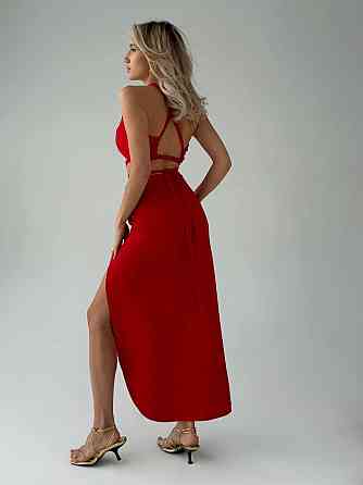 Женский привлекательный костюм двойка: топ-хомут и юбка с разрезом крепдайвинг Красный, 42/44 Одесса