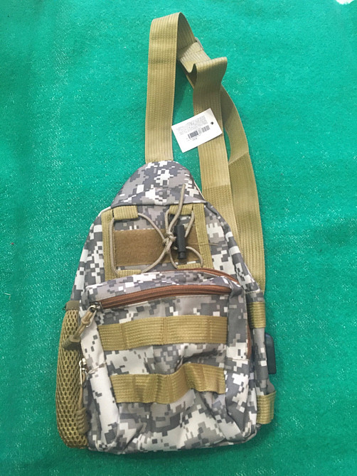 Мужская сумка тактическая через плечо хаки, пиксель - размер сумки 35*21см, 3 кармана, с USB шнуром Киев - изображение 1