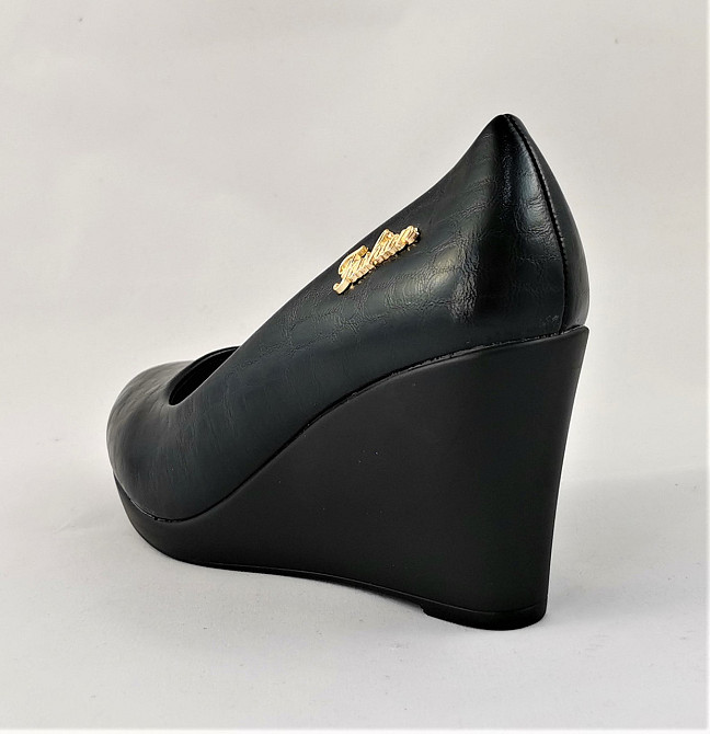 Жіночі Туфлі на Танкетці Чорні на платформі Лакові Шкіряні (розміри: 37,38) — 08-2 Дніпро - фото 3