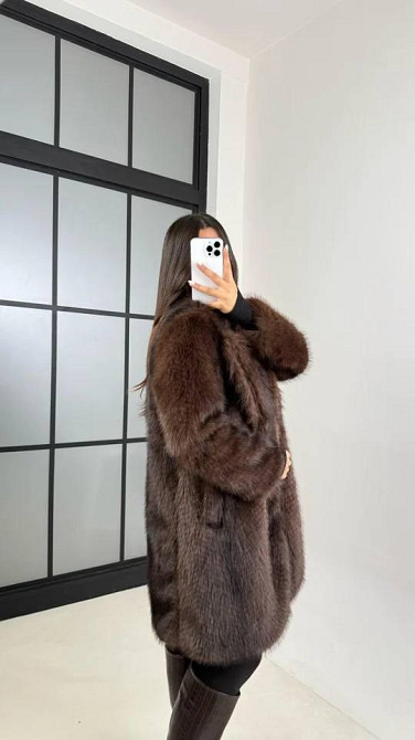 Женская шуба объемного кроя с классическим воротником из искусственного меха Шоколад, 42 Одесса - изображение 3