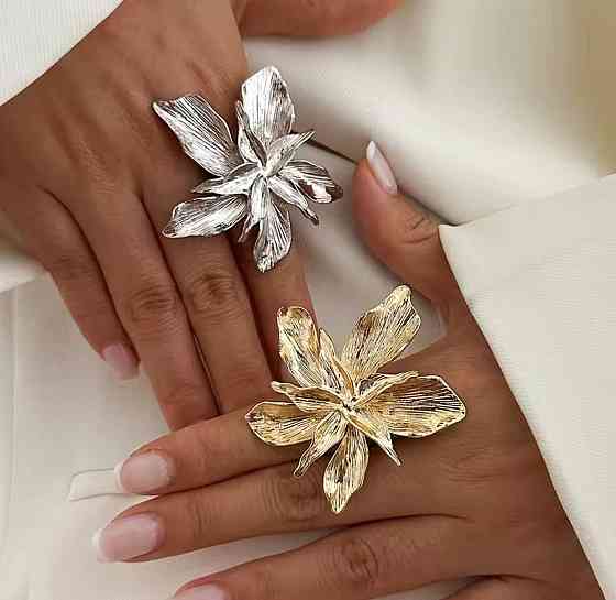 Велика каблучка квітка золота жіноча масивна каблучка у формі квітки регульований розмір Київ