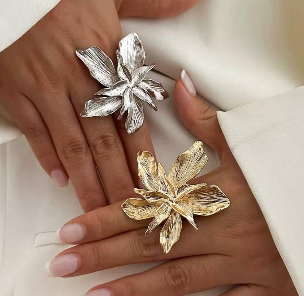 Велика каблучка квітка золота жіноча масивна каблучка у формі квітки регульований розмір Київ - фото 4