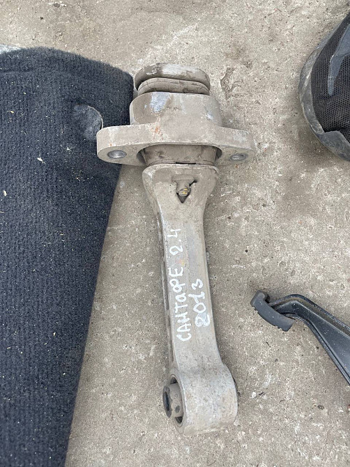 Подушка коробки нижня Hyundai Santa Fe 2012-2018 Київ - фото 1