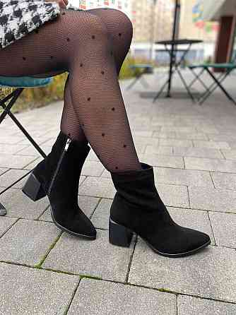 No brend Стильні замшеві черевики жіночі демісезонні весна-осінь чорні на стійкому каблуці р. 3 Коломия