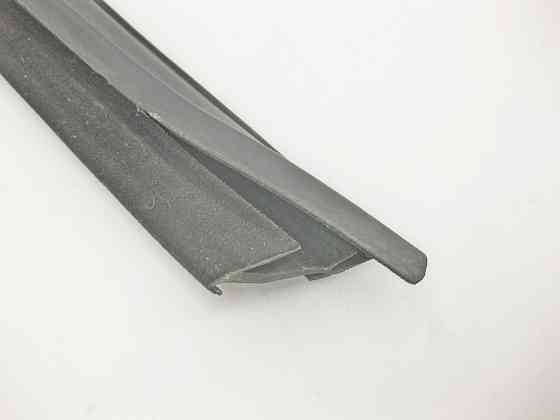 Mercedes-Benz  A2207350125 Ущільнювач опускного скла задніх лівих дверей S-Class W220 Одеса