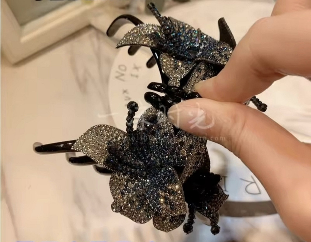 Шпилька-крабик для волосся "Квітки" Хакі Сміла - фото 7