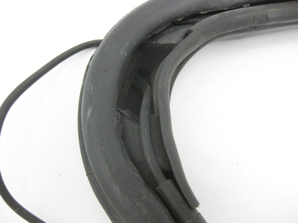 Mercedes-Benz  A2516702439 Ущільнювач висувної кватирки в правому задньому крилі R-Class W251 Одеса - фото 8