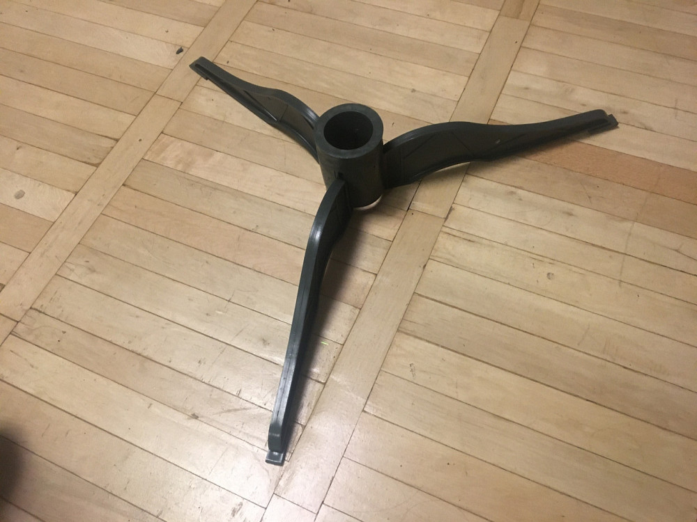 Подставка под елку на высоту мах 1,8-1,9 м., темно-зеленая (хаки), диам 5 см тренога для елки из полипропилена Киев - изображение 1