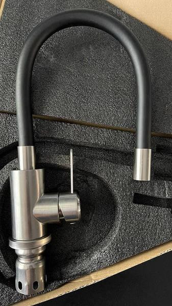 Смеситель для кухни MIXXUS SUS-011 REFLECTOR BLACK, с силиконовым гусаком, с нерж. стали, черный Харьков - изображение 4