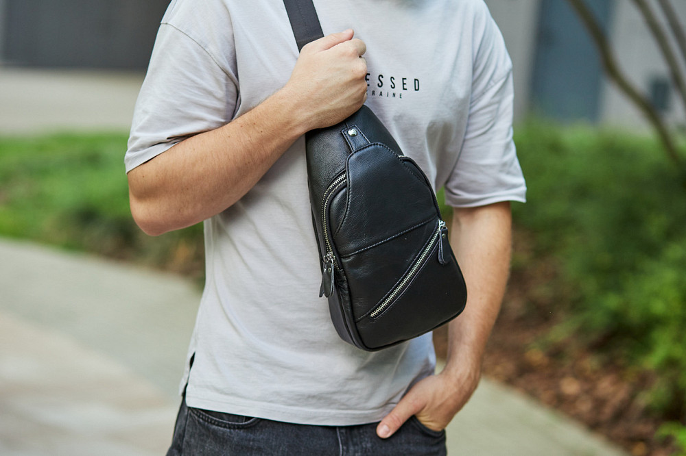 Мужская вместительная бананка 18х32х7, кожаная сумка рюкзак для прогулок Tiding Bag 7579 черная Киев - изображение 2