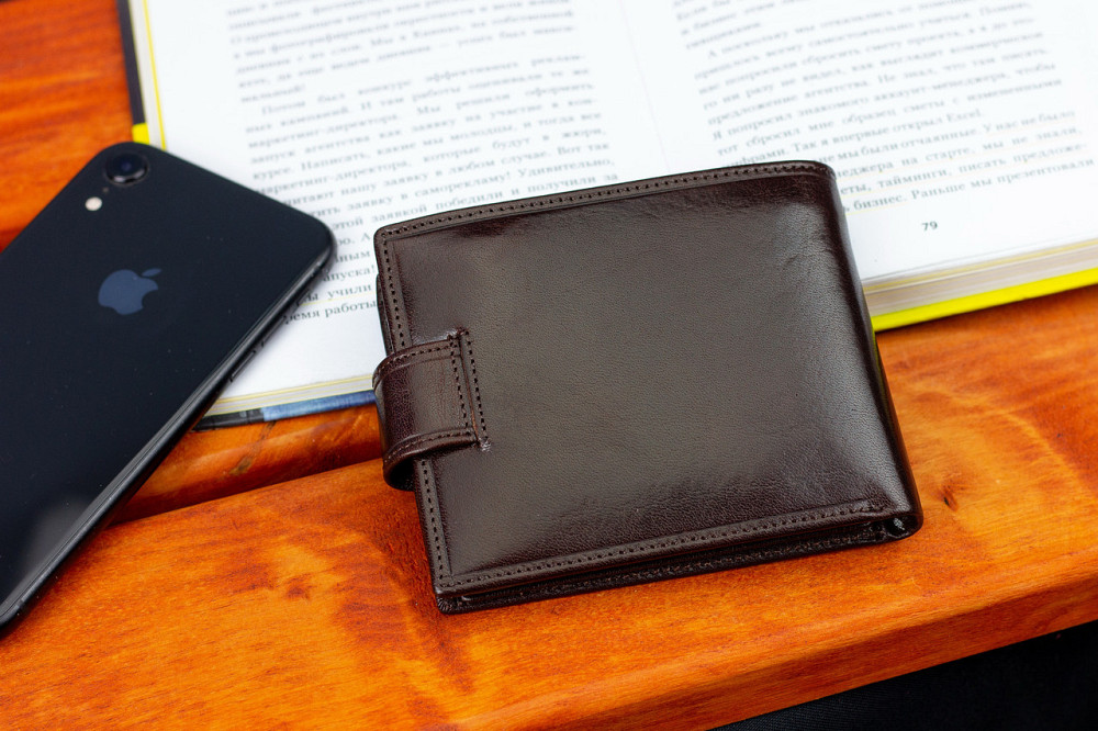 Чоловіче коричневе портмоне з натуральної шкіри Marco Coverna Київ - фото 1