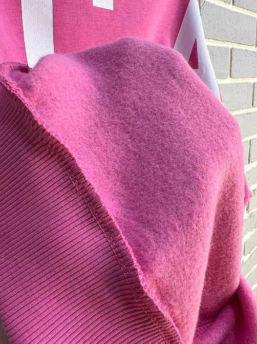 Світшот жіночий DAVRAS 8174 оверсайз подовжений напис на спині CHICAGO утеплений на флісі one size малиновий, малиновий, one size Київ - фото 9