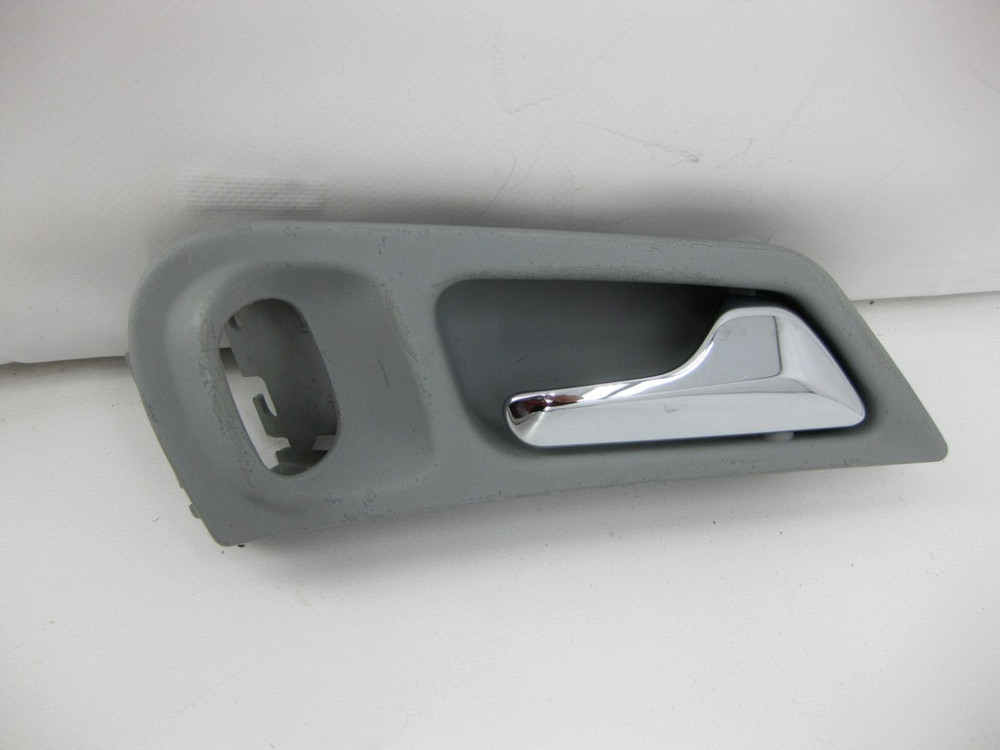 Mercedes-Benz  A2037370488 7213 Внутрішня ручка відкриття задніх правих дверей сіра C-class W203 C-class S203 Одесса - изображение 1