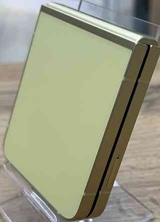 Смартфон Samsung flip 6 12/256Gb. Киев