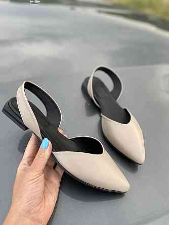 RONE Шкіряні босоніжки жіночі із закритим носком, колір капучино RONE B-156 р. 36 / Босоніжки з Коломыя