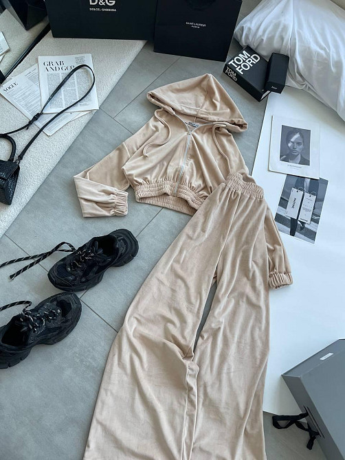 Женский прогулочный оверсайз костюм двойка: кофта и штаны турецкий велюр. Бежевый Одесса - изображение 1