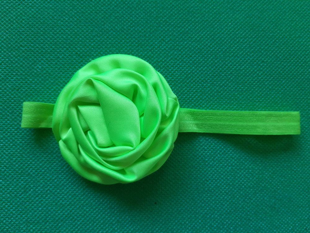 Пов'язка дитяча з трояндочкою салатова - квітка 8см, окружність 36-52см Київ - фото 1