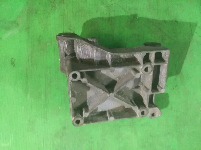 Кронштейн генератора 1715080 BMW BMW Вінниця - фото 1