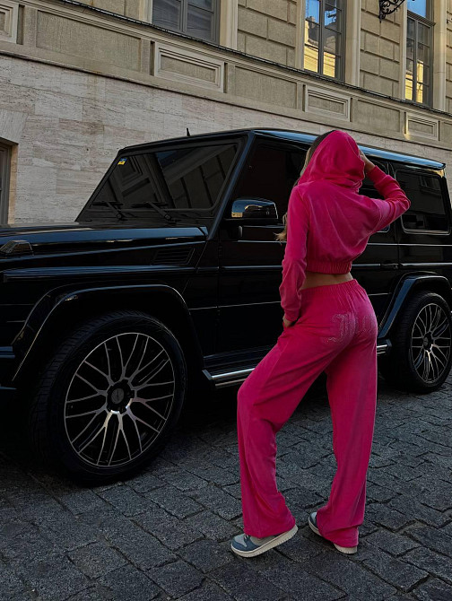 Женский стильный костюм двойка в стиле спорт шик со стразами на ягодицах велюр Малиновый, 46/48 Одесса - изображение 1