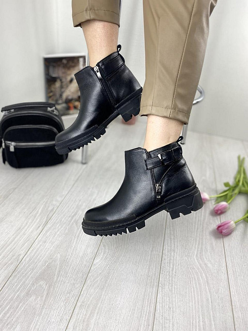 Injers Модні жіночі шкіряні демісезонні черевики весна-осінь на низькому каблуці чорні (617) р. Коломыя - изображение 1