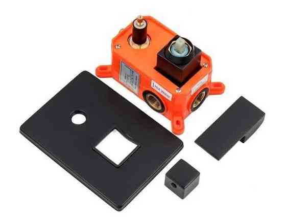 Душевой гарнитур Quyanre со скрытым монтажем Лейка 400х400 мм (Черный) Киев