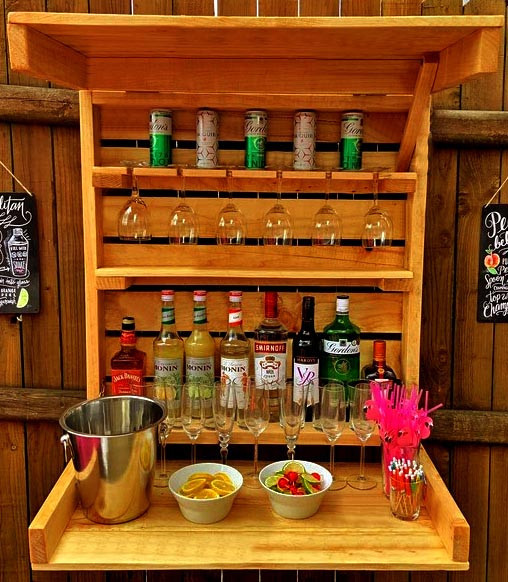 Настенный бар 