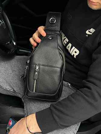 Мужской рюкзак-слинг на одно плече Tiding Bag (33 х 15 х 7 см) из натуральной кожи Черный Киев