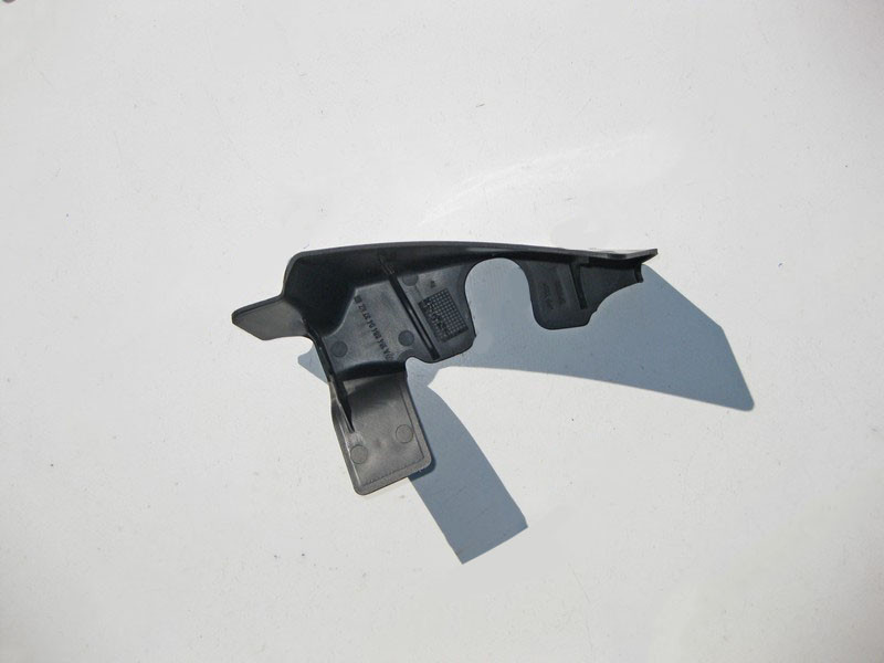 Mercedes-Benz  A1646840437 Опора пластикова килима права ML GL GLS GLE Одесса - изображение 2