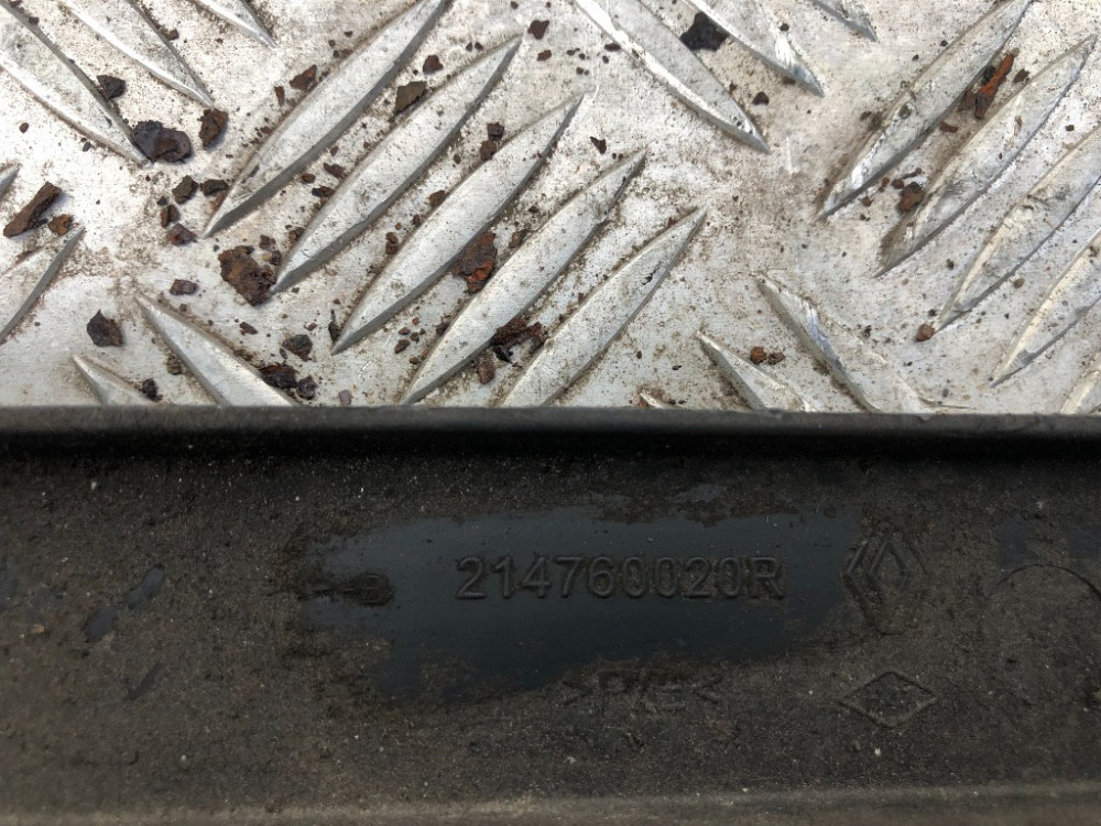 Дефлектор радіатора Renault Master 2.3 dci 2010-2016 (214760020R) Ковель - фото 2