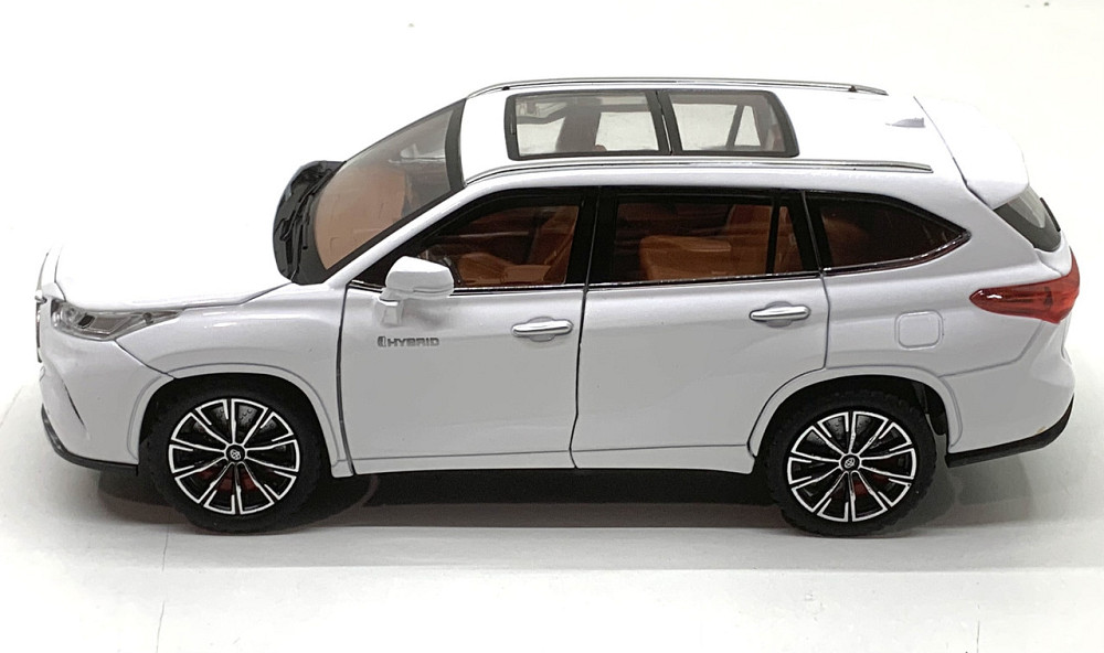 Машина Автосвит Toyota Highlander инерционная открываются двери капот багажник 21см Білий (AP-2024) Чернігів - фото 8