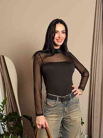 Женский лонгслив с прозрачными рукавами 