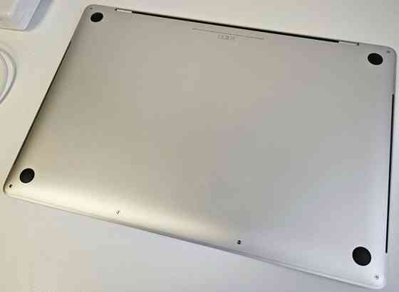 Ноутбук MacBook Pro 16" (2019) A2141 i7/ 16/512Gb. Silver. Харків