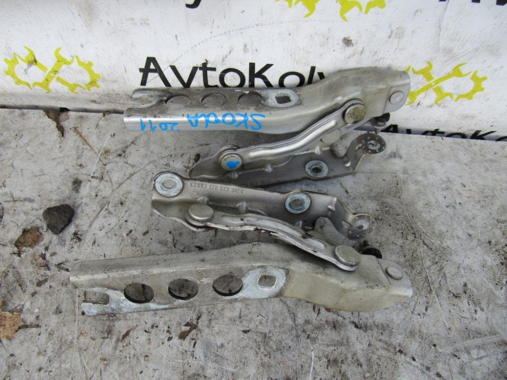 Петля капота Skoda Octavia A5 2006-2013 Ковель - фото 1