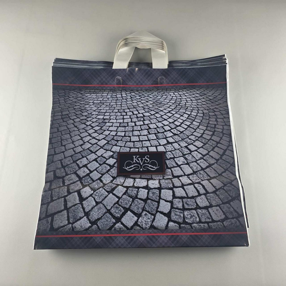 Пакет средний, плотный, ламинированный с петлевой ручкой