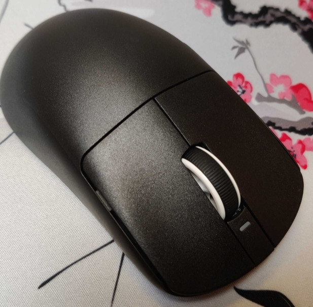 Легка бездротова геймерська мишка Vgn Vxe Dragonfly R1 SE+ з сенсором Pixart 3395 SE. Киев - изображение 1