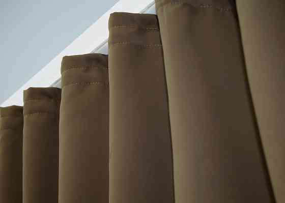 Кухонные шторы VR-Textil № 073к с ламбрекеном и подхватами золотистый с коричневым 270х150 см (59-953) Киев