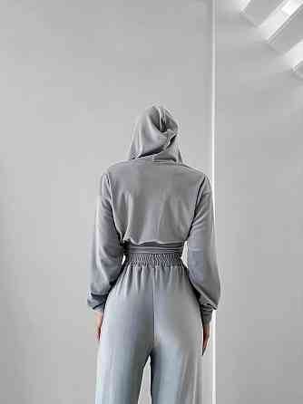 Женский прогулочный костюм двойка: кофта на молнии и брюки из велюра Одесса