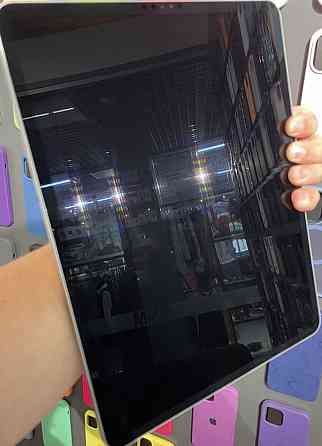 Планшет: iPad Pro 12.9 Дюйма, 5-е поколения, 256Gb. Киев