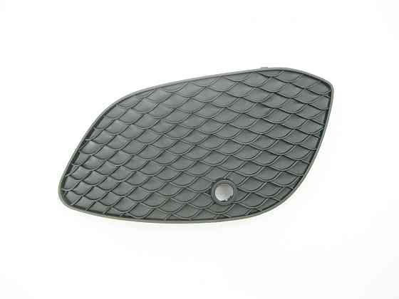 Mercedes-Benz  A2538850222 Нова декоративна бічна сітка в передній бампер під парктронік права GLC X253 Одесса