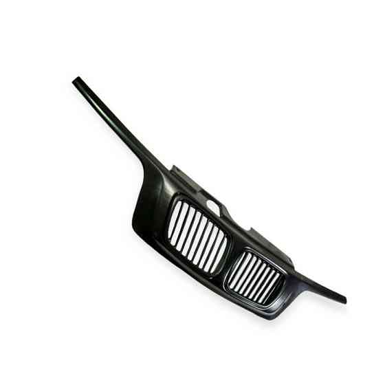 Решетка радиатора 2110-2112 черная с усами (модель - автомобиль Бмв) тюнинг гладкая Мукачево