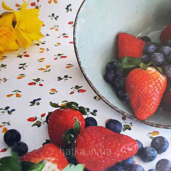 Шпалери вінілові на флізелін 0.53х10.05 Rasch Textil Petite Fleur 5 для кухні фрукти полуниця груші на білому Київ