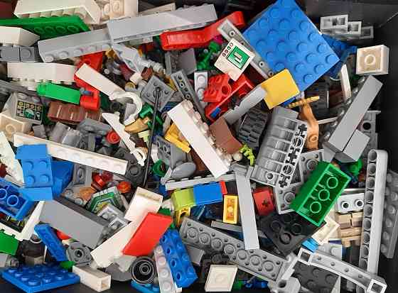 Велика коробка лего з рідкісними деталями. Киев