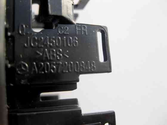 Mercedes-Benz  A2057200212 9051 Чорна накладка кнопки склопідйомника на передній правій дверній карті C-Class W205 Одеса