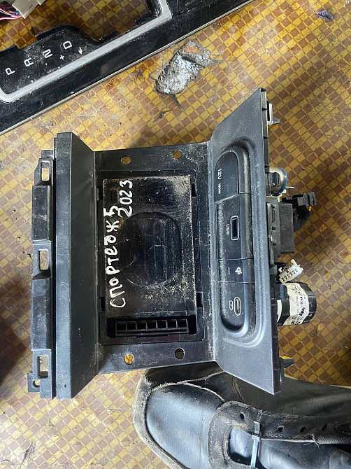 Центральная консоль Kia Sportage 2021–2025 Киев - изображение 1