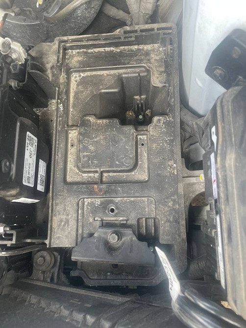 Підставка під акумулятор на Hyundai Tucson 2021-2024 Київ - фото 1