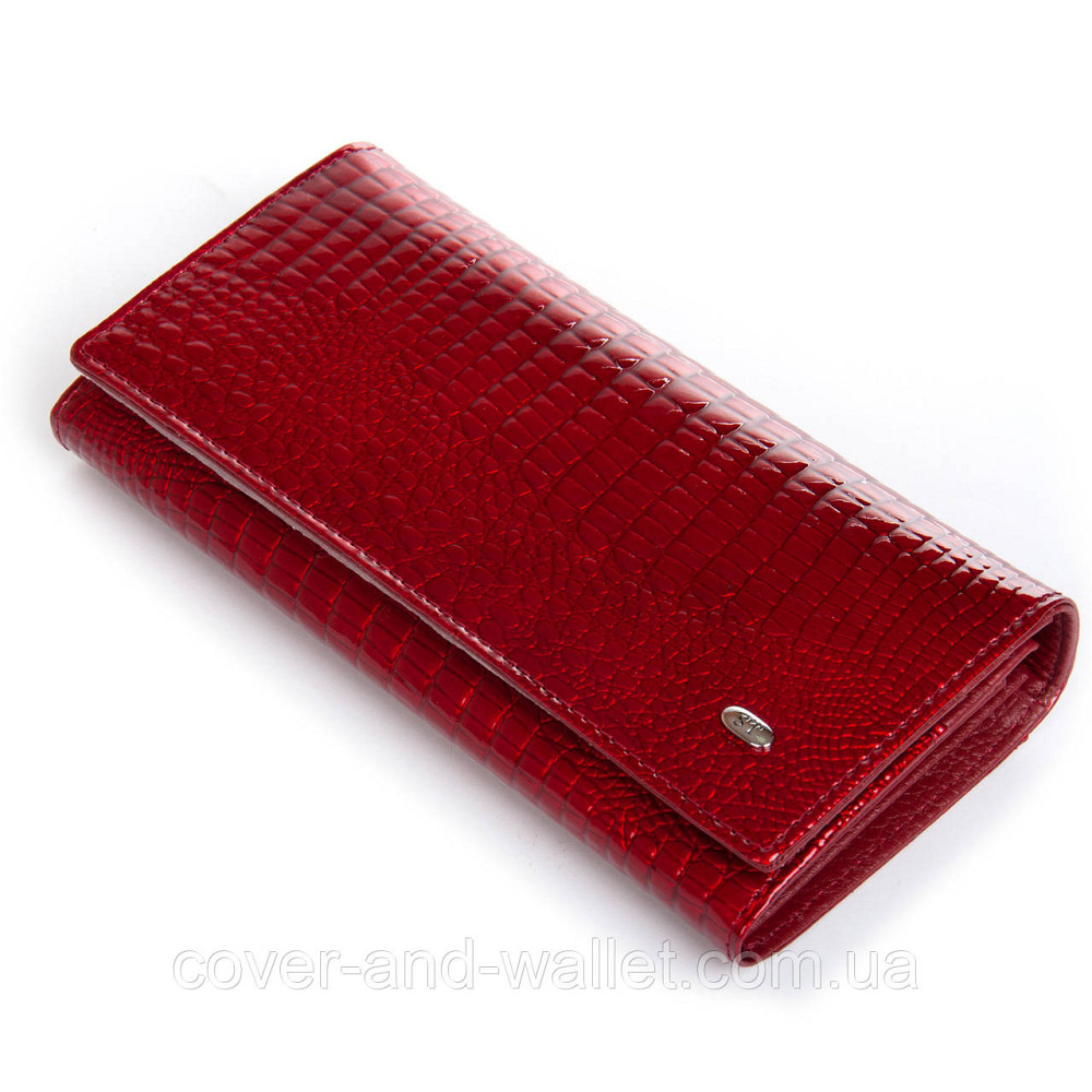 Лаковий жіночий шкіряний гаманець на магнітах червоного кольору ST Leather Київ - фото 1