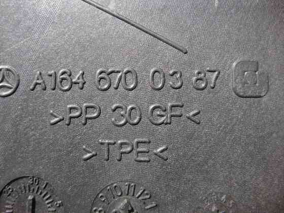 Mercedes-Benz  A1646700387 Пластикова накладка під кватирку заднього лівого крила GL X164 Одеса