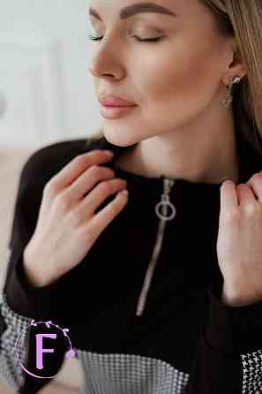 Повседневный женский костюм из трикотажа 