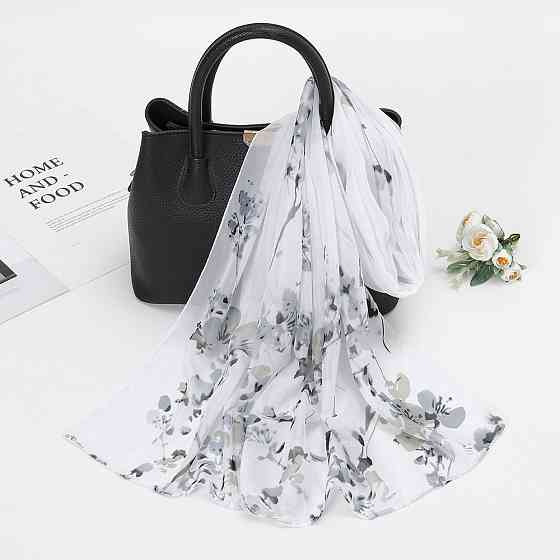 Женский шифоновый шарф Деликатный узор с цветами 150 на 45 см бело-черный Киев